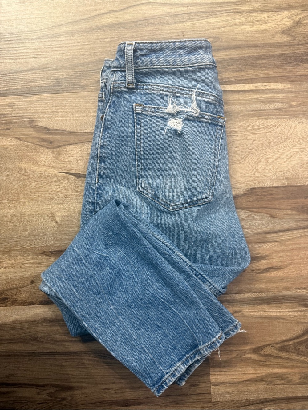 Abercrombie & Fitch High Rise Mom Jean
